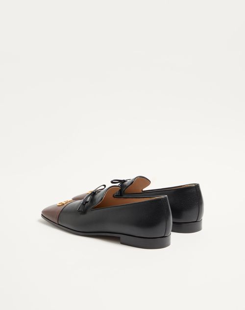 Valentino Garavani - Valentino Garavani Babouche Loafer Aus Zweifarbigem Ziegenleder - Schwarz/bark Brown - Mann - Loafers Und Drivers